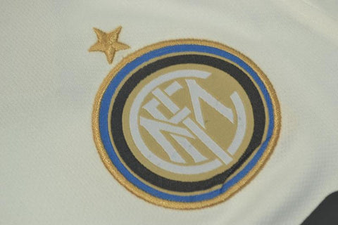 Internazionale Auswärts Weiß UCL Version 10/11 "Milito" Nr.22