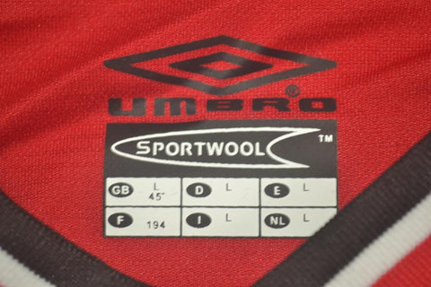 Manchester United Heim 00/02